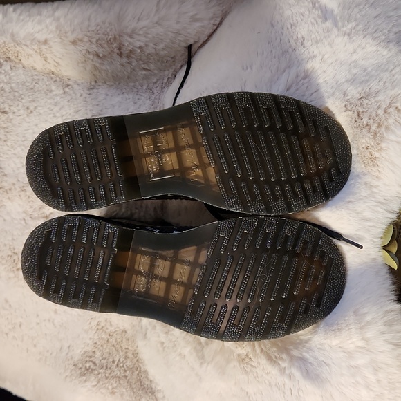 NWOB Dr. Martens Grey w/ Black and White Animal Print Boots-Size 6 - Picture 5 of 5